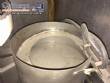 Alimentador vibrat�rio de tampas com panela de 230 mm