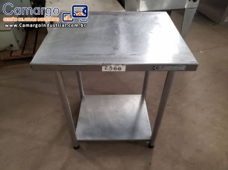 Mesa em a�o inox