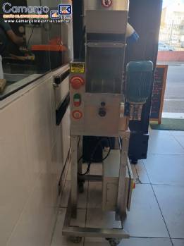 M�quina para fabrica��o de nhoque nhoqueira Italvisa F2 at� 60 kg / hora