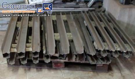 Linha de calhas de alimenta��o inox com calha vibrat�ria