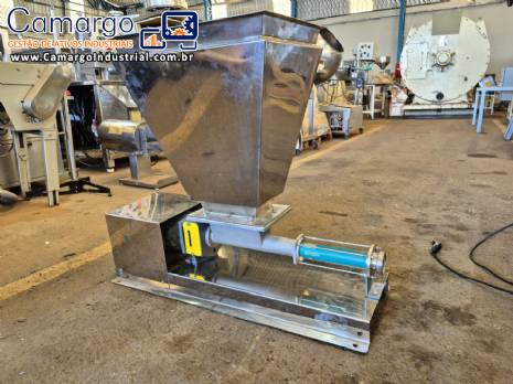 Bomba de transferência helicoidal em inox com silo Netzsch