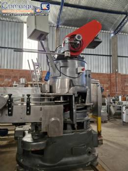 Recravadeira com 4 cabe�otes para latas de metal Metalgraf