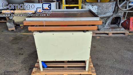 Mesa vibrat�ria para formas de chocolate Versao 2.0