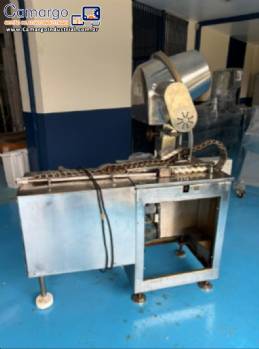Batocadora para frasco com alimentador de tampa Cozzoli Batocadora para frasco com alimentador de tampa Cozzoli
