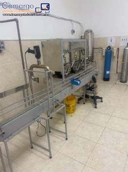 Linha para envase de bebibas carbonatadas água com gás envasadora com lacre termoencolhível Linha para envase de bebibas carbonatadas água com gás envasadora com lacre termoencolhível