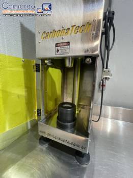 Tampadora em inox semi automática CarbonaTech Tampadora em inox semi automática CarbonaTech